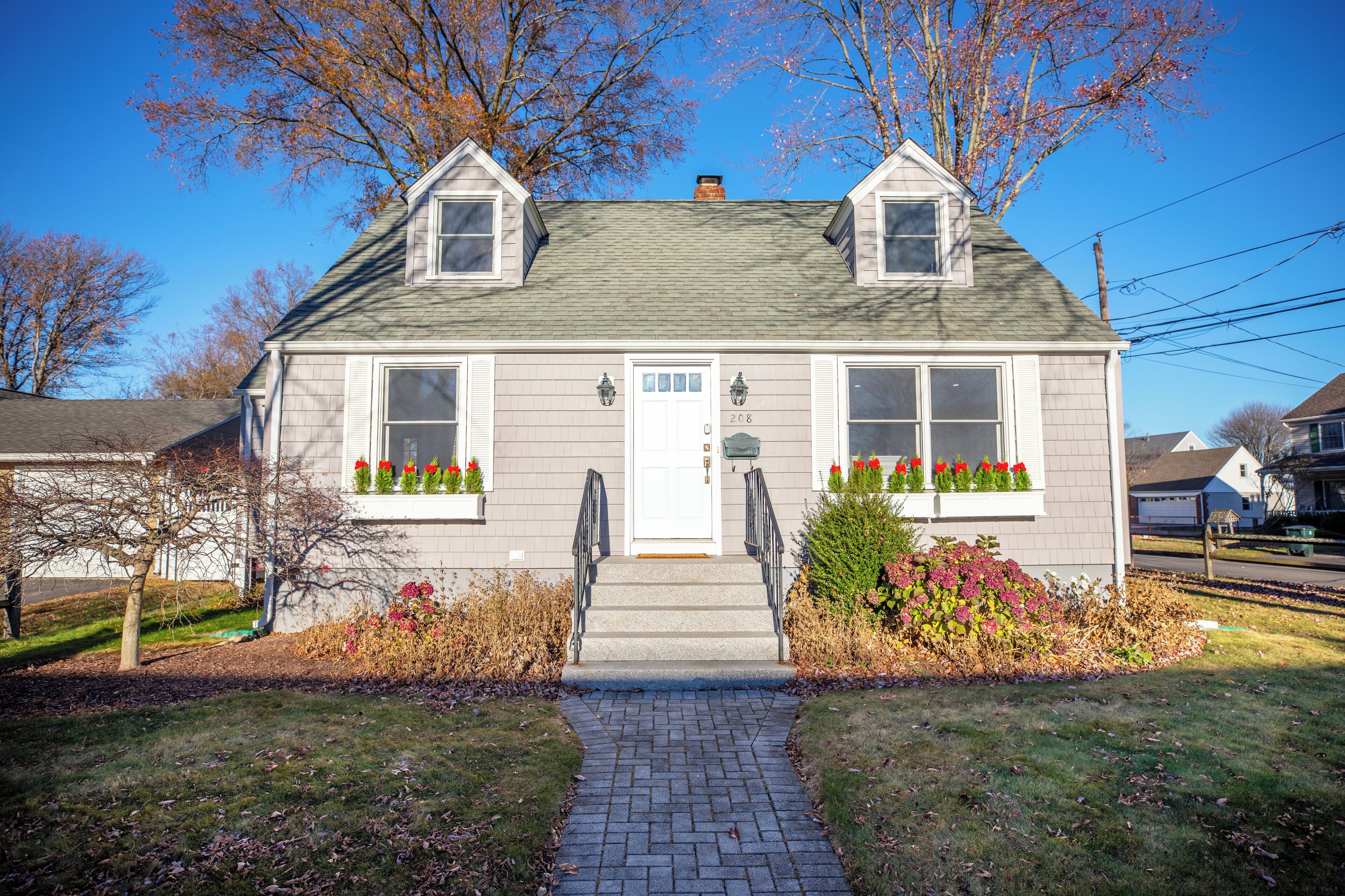 Talo, patio, näköala puutarhaan | Ulkopuoli