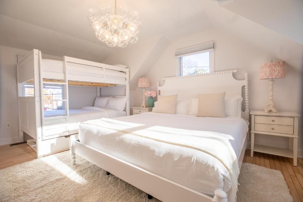 Pimennysverhot, silitysrauta/-lauta, ilmainen Wi-Fi