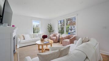 House, Patio, Garden View | Living area | Fireplace, books