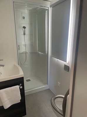 Hair dryer - 4* campsite, the lake of dreams near the Mediterranean and the Petite Camargue (Lattes)