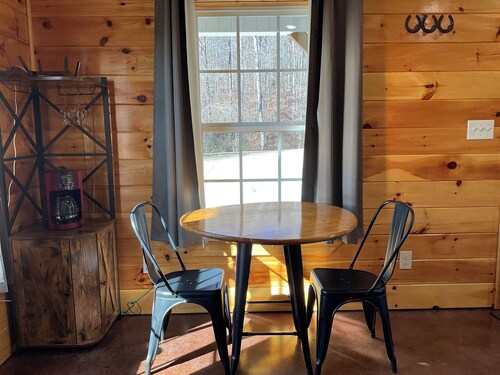 Cozy 1-bedroom cottage in gorgeous Oneida, TN