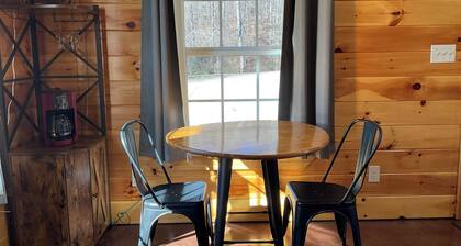 Cozy 1-bedroom cottage in gorgeous Oneida, TN