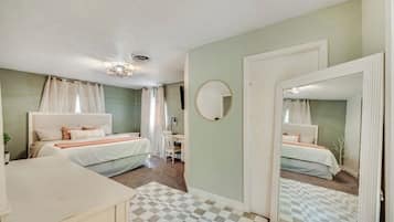 Iron/ironing board, free WiFi