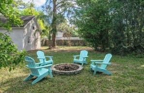 Exterior - 6 Bedroom Pool property. Pet Friendly (Melbourne)