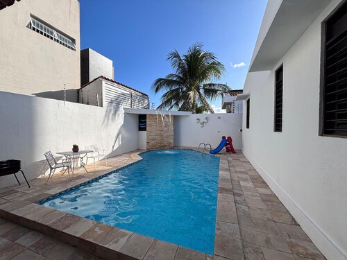 4-bedroom beach house in Ponta de Campina, ideal for families.