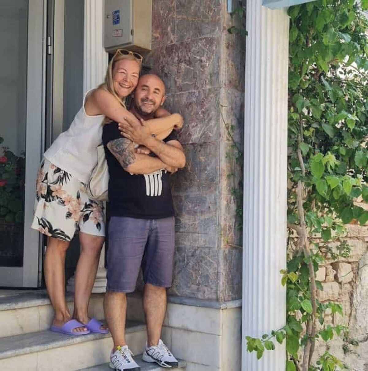 Shower, free toiletries, towels, soap