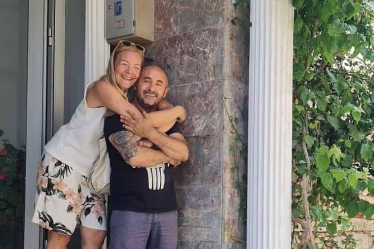 Shower, free toiletries, towels, soap