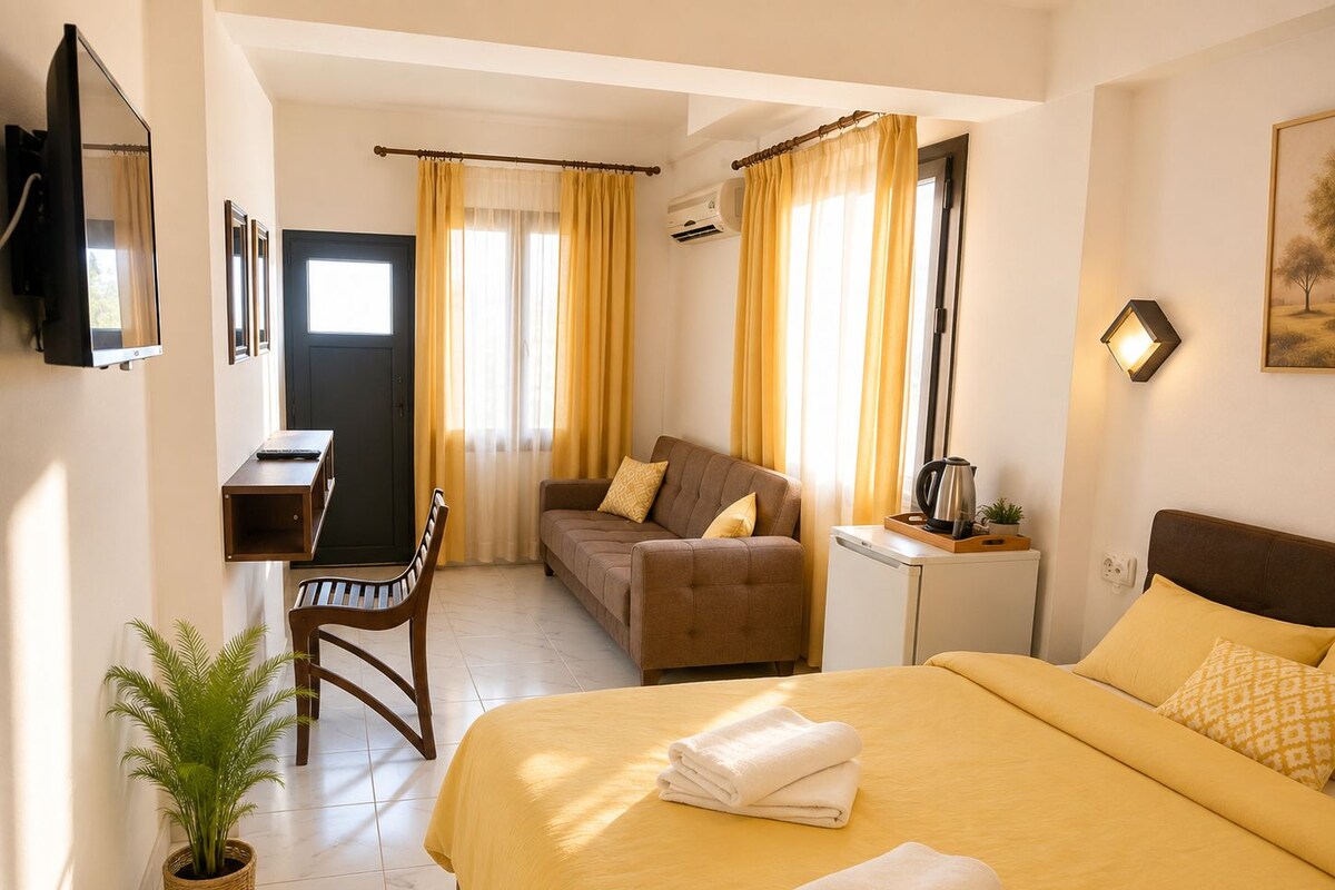 Basic Double Room, Balcony, City View | WiFi (free)
