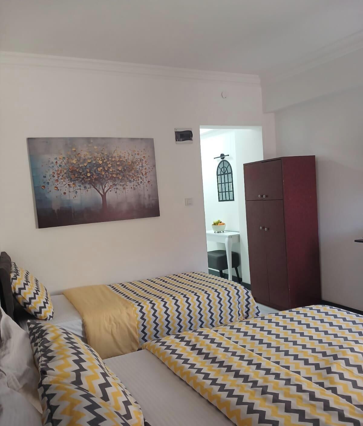 Klassieke Twin kamer, balkon, uitzicht op de stad | Gratis wifi