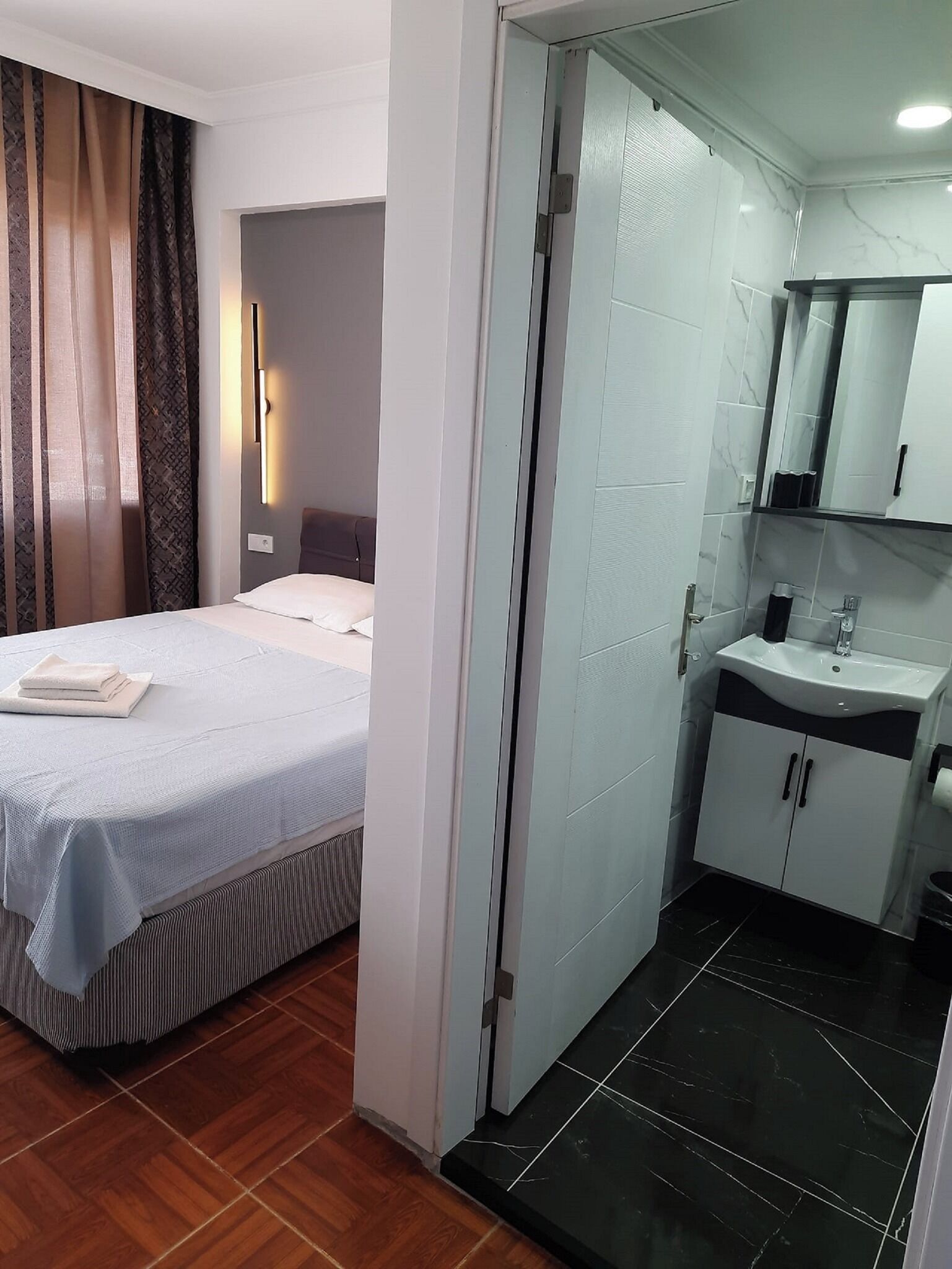 Basic Double Room, Balcony, City View | Free WiFi