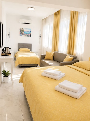 Hotel Efesian B&B City Center - Harbour