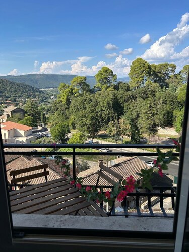Elegant and comfortable apartment in the center of Bracciano Terrace with view