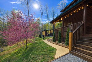 Property grounds - Mtn Cabin Hot Tub & Fireplace (Sevierville)