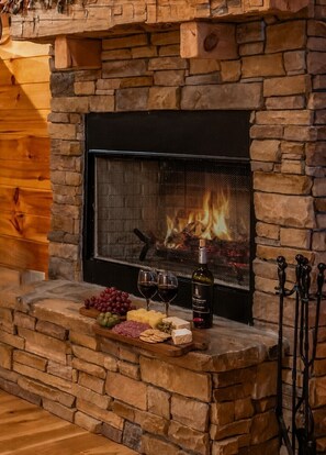 Interior - Mtn Cabin Hot Tub & Fireplace (Sevierville)