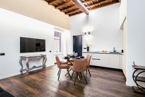 Dining - Pantheon- Finely renovated and furnished apartment 60 sqm 4 beds (Roma)