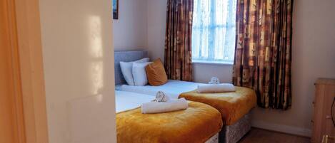 2 chambres, fer et planche Ă repasser, Wi-Fi gratuit, draps fournis