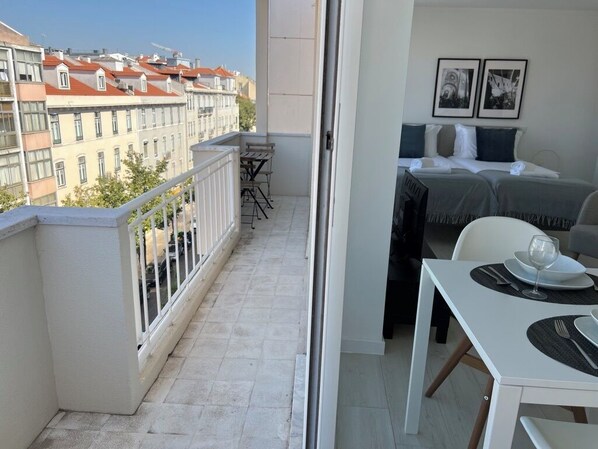 Classic Studio | Outdoor dining - PTYX  (Lisbon)