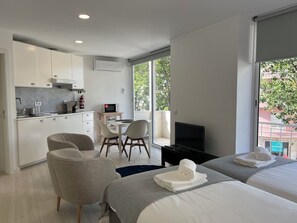 Studio Classique, balcon | Fer et planche à repasser, Wi-Fi gratuit