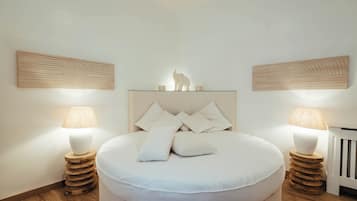 Premium bedding, down comforters, individually furnished, desk