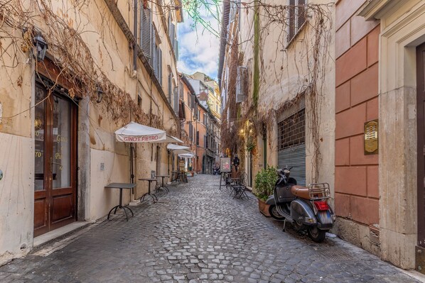Exterior - Piazza Navona Hydromassage Tub 8 people (Rome)