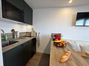 Private kitchen - 5th floor, view resort/mountain, balcony, tv, 23m², Vars (Vars)