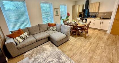 Sleeps 7 | Contractors | Parking | Jewellery Q