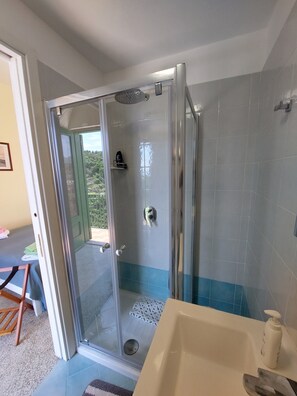 Shower, hair dryer, bidet, towels - JANET HOUSE WITH SEA VIEW (Amalfi)