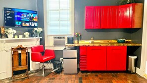 Interior - Cozy Hideaway center of downtown, short walk to Beach, restaurants, and casinos. (Biloxi)