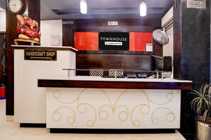 House | Meja sambut tetamu