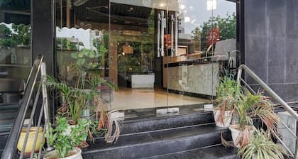 Elite Stays Bani Park Near Railway Station