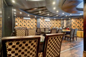 House | Dining - Elite Stays Bani Park Near Railway Station (Jaipur)