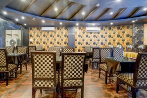House | Dining - Elite Stays Bani Park Near Railway Station (Jaipur)