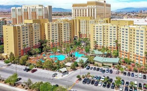 Exterior - 2 bedroom all inclusive resort. Where Family Fun and Vegas Excitement Collide (Las Vegas)