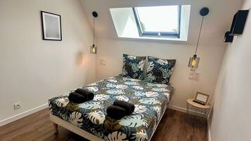 3 bedrooms, WiFi, bed sheets