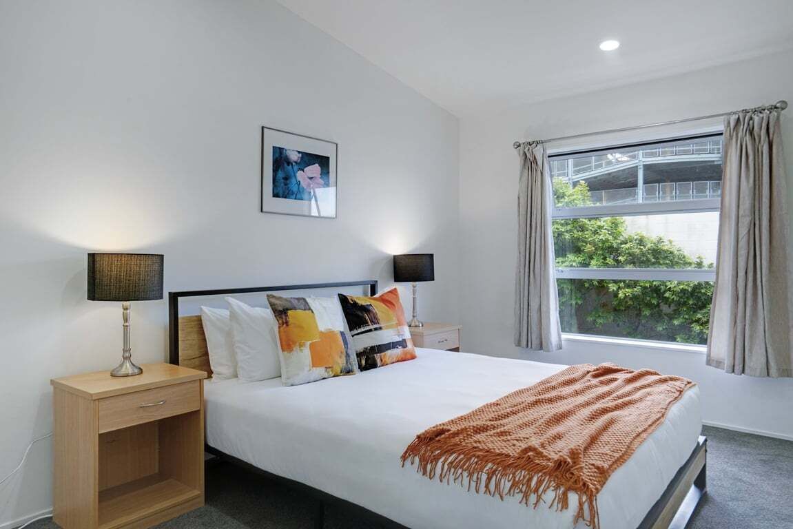 2 bedrooms, iron/ironing board, WiFi