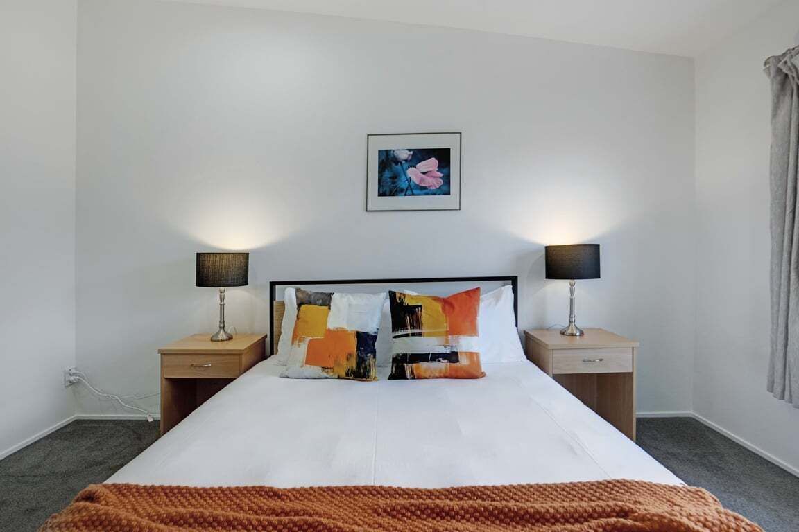 2 bedrooms, iron/ironing board, WiFi