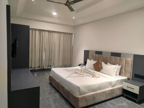 Executive Suite - Heaven X Inn Hotel (Indore)