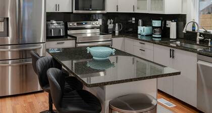 3-bedroom house in serene Yarmouth with cool AC breeze