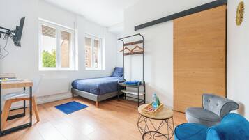 1 chambre, fer et planche à repasser, accès Internet, draps fournis