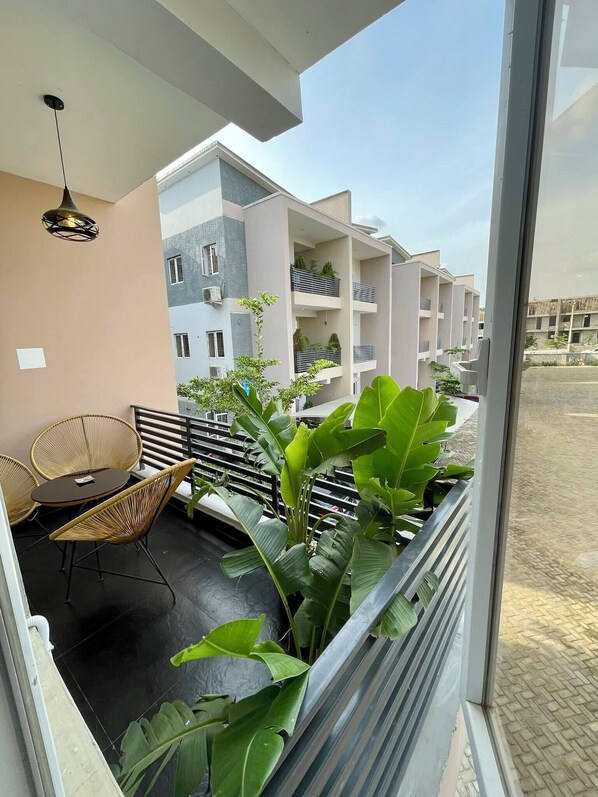 Quarto econômico, sacada, vista para a cidade | Terraço/pátio