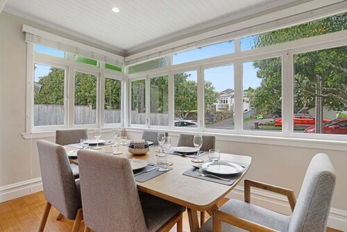 4 Carpark 50 metre walk to Eden Park 3BR 2BA