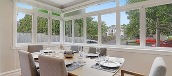 4 Carpark 50 metre walk to Eden Park 3BR 2BA