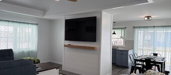 Cozy 2-bedroom cottage on Big Barbee Lake, Barbee Chain of Lakes