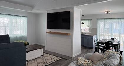 Cozy 2-bedroom cottage on Big Barbee Lake, Barbee Chain of Lakes