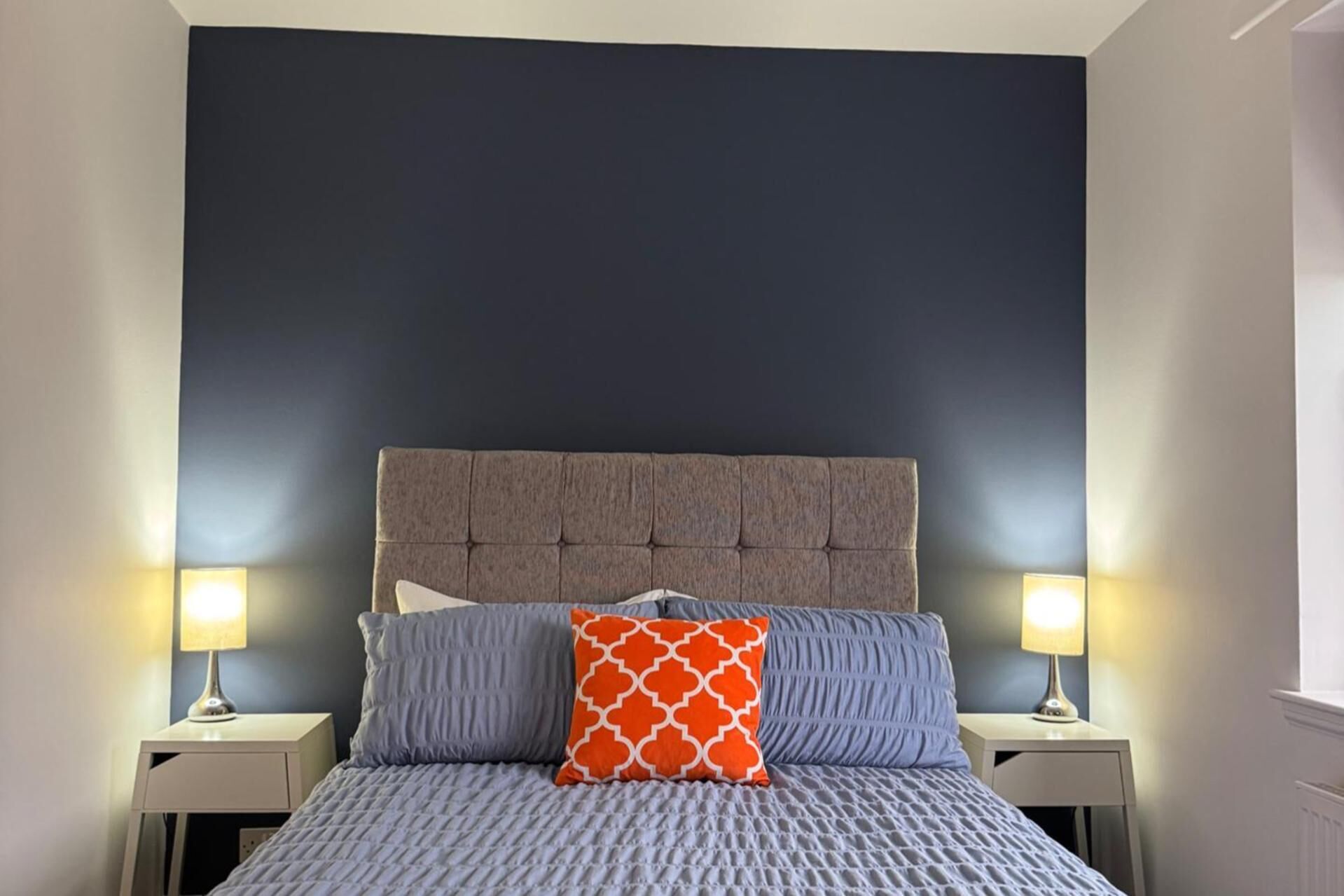 2 soverom, strykejern/-brett, wi-fi (inkludert) og sengetøy