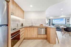 Oven, dishwasher, coffee/tea maker, toaster - THE-SPENCER-ON-BYRON 9th Floor (Takapuna)