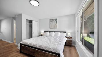 Iron/ironing board, WiFi, bed sheets