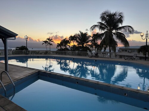 "Rêve Marina" studio tout confort avec piscine - paisible - élégant - central