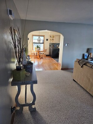 Interior - Perfect 2-bedroom house for EAA 2026 in Omro's quiet setting. (Omro)
