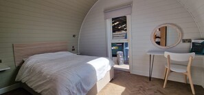 2 bedrooms, Internet, bed sheets - Brand new 2-bedroom lodge in Glastonbury perfect for relaxing getaways (Glastonbury)